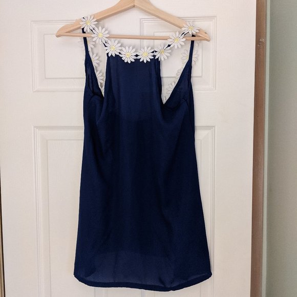 FREE gift w/ purchase 💙Blue daisy top💙 - Picture 1 of 3